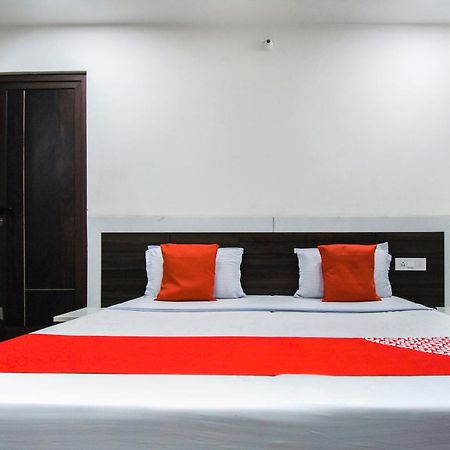 Hotel O Shangri-La-Inn Ludhiana Esterno foto
