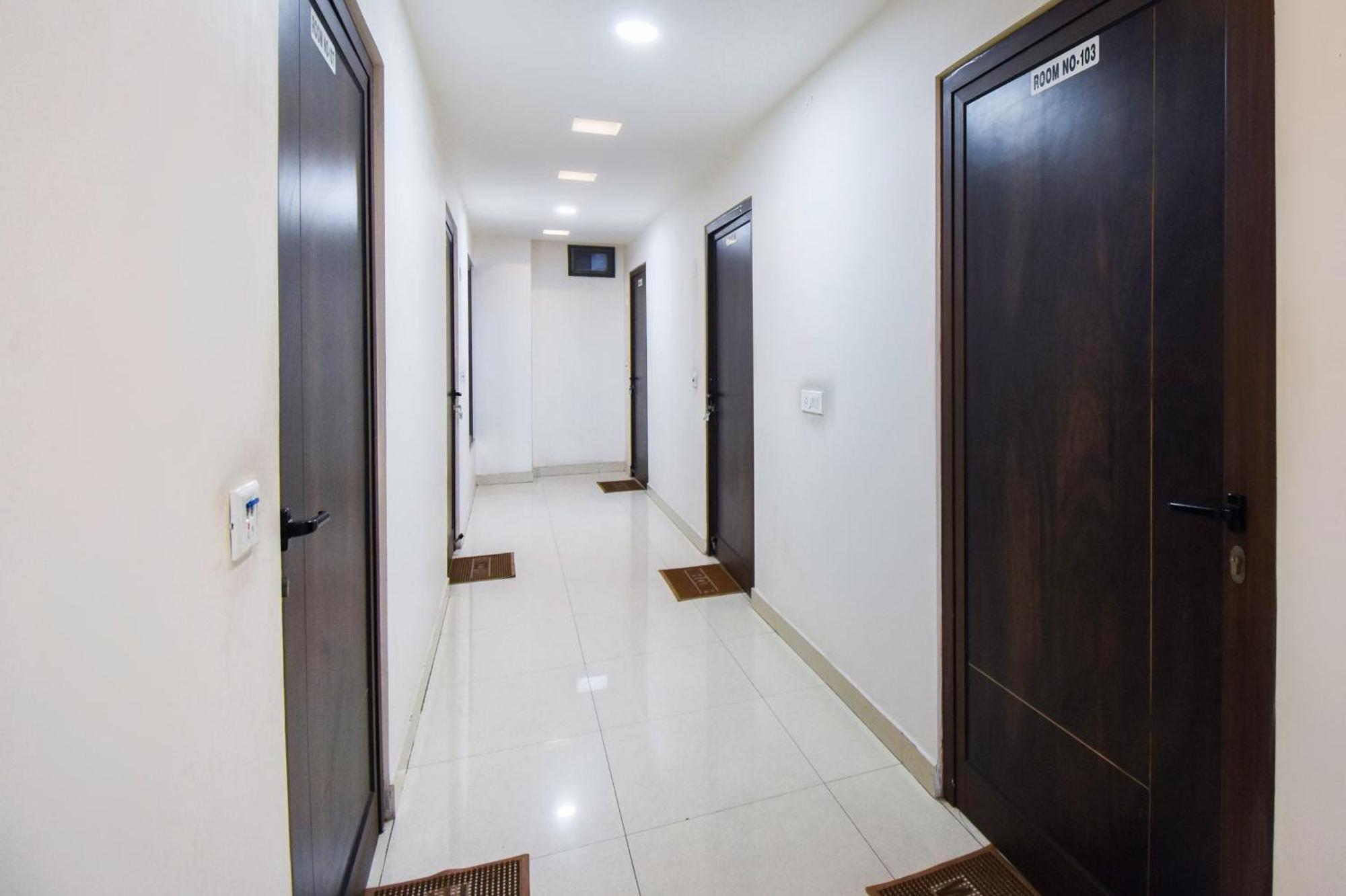 Hotel O Shangri-La-Inn Ludhiana Esterno foto