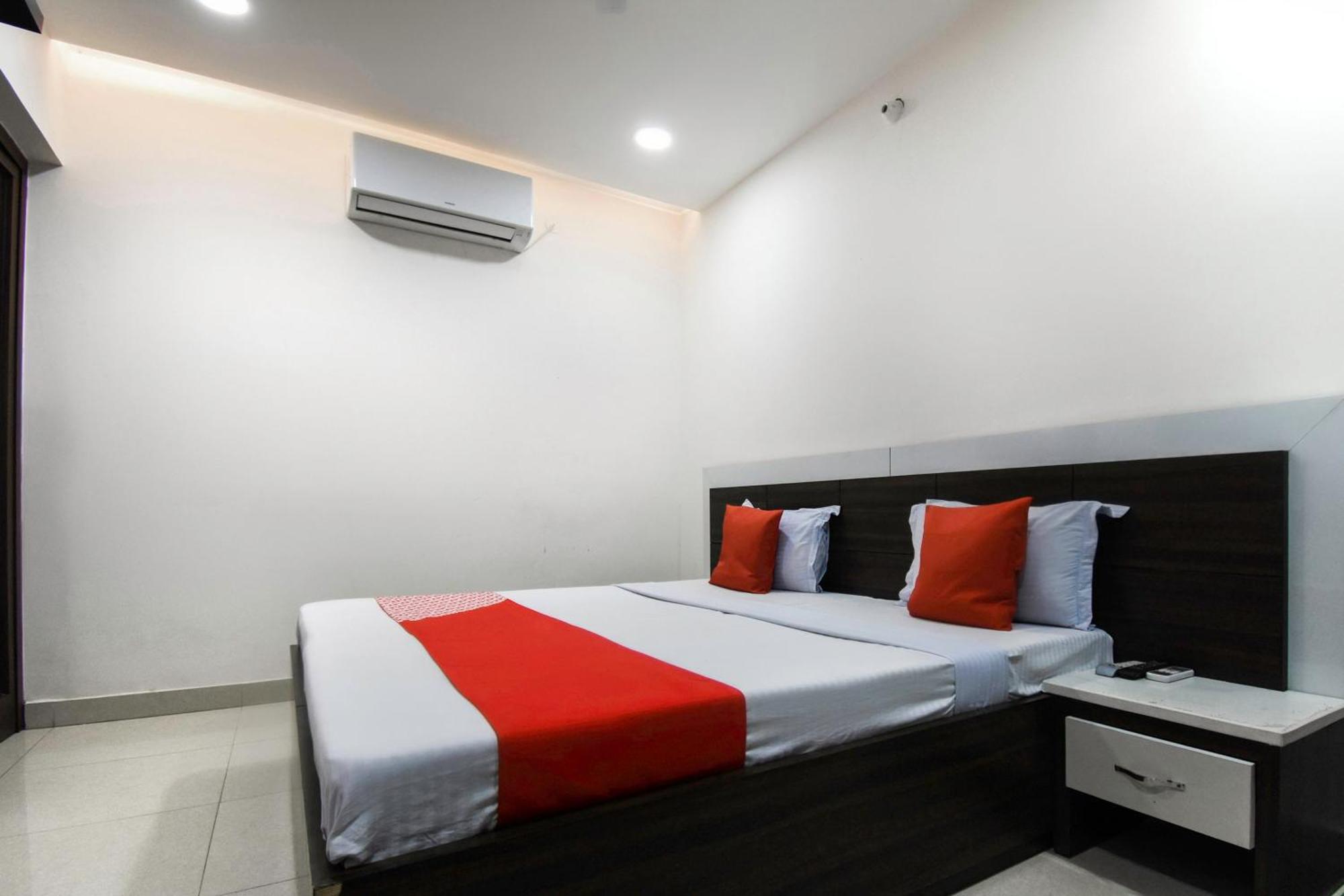 Hotel O Shangri-La-Inn Ludhiana Esterno foto