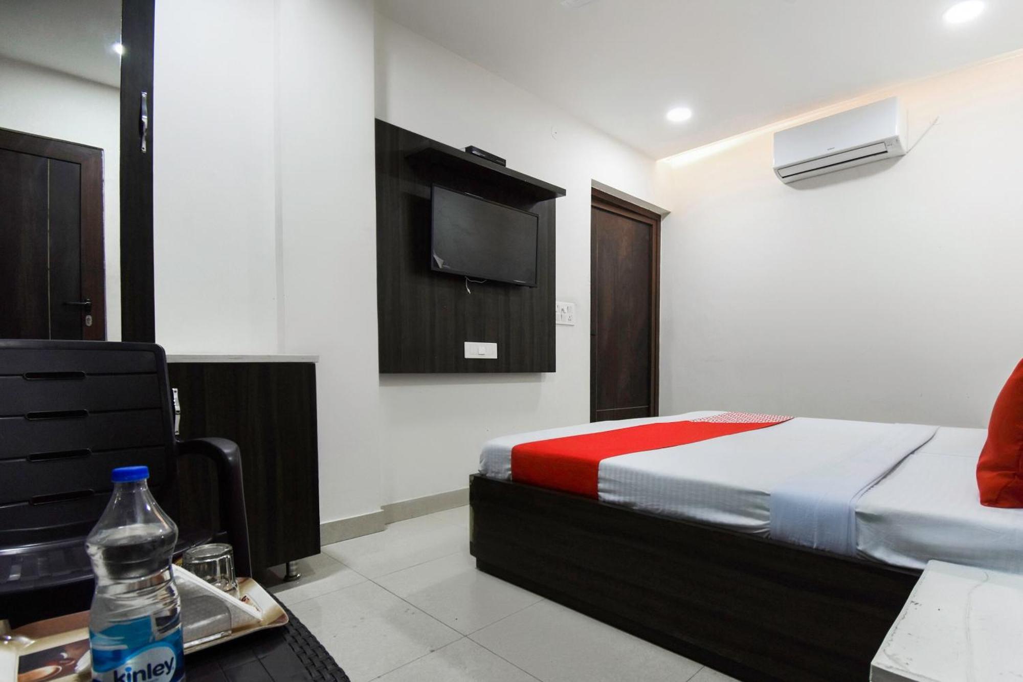 Hotel O Shangri-La-Inn Ludhiana Esterno foto