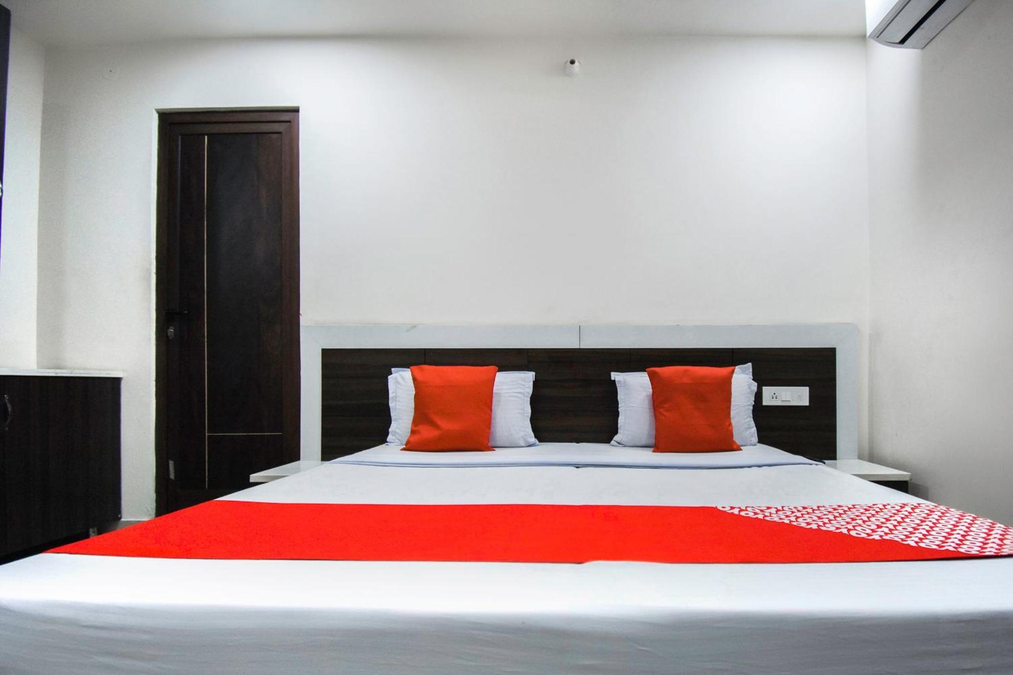 Hotel O Shangri-La-Inn Ludhiana Esterno foto